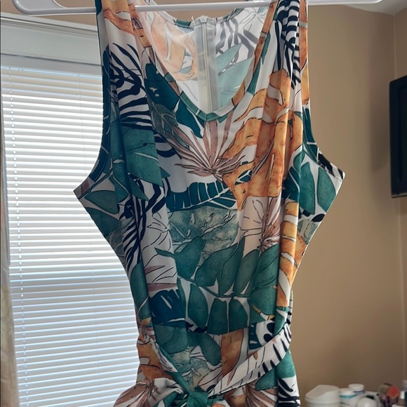 Tropical Print Sleeveless Jumpsuit - Picture 3 of 5